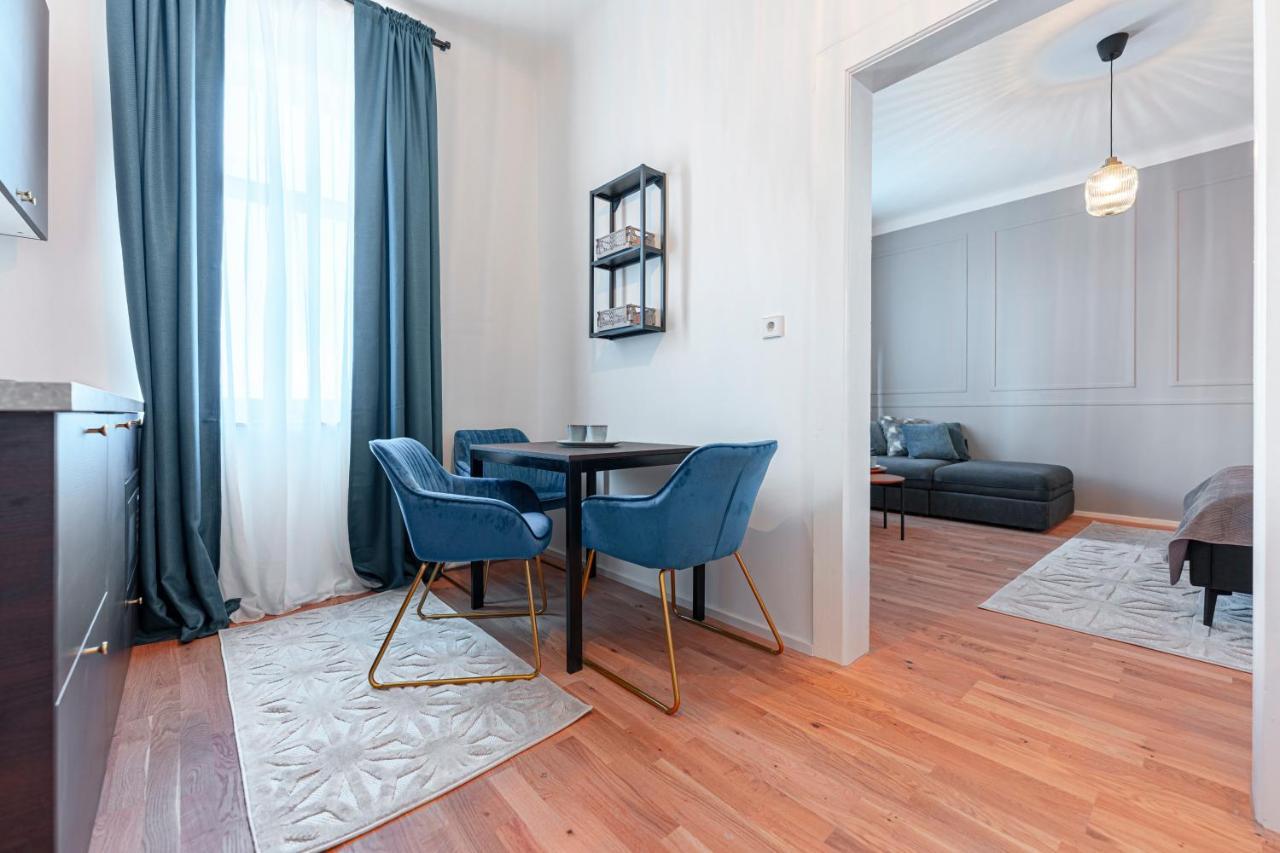 City Appartement Wagram Am Hauptbahnhof Sankt Poelten Exterior photo