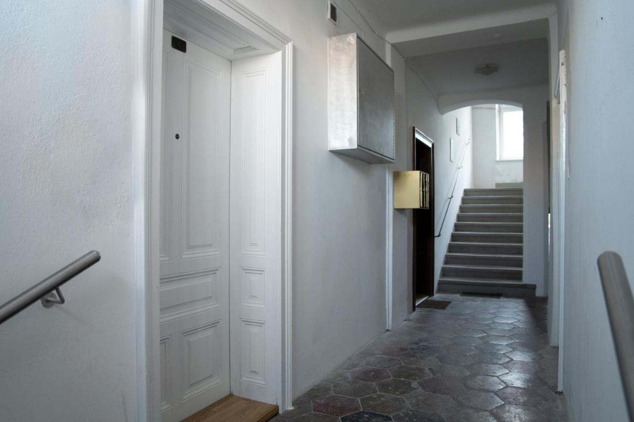 City Appartement Wagram Am Hauptbahnhof Sankt Poelten Exterior photo
